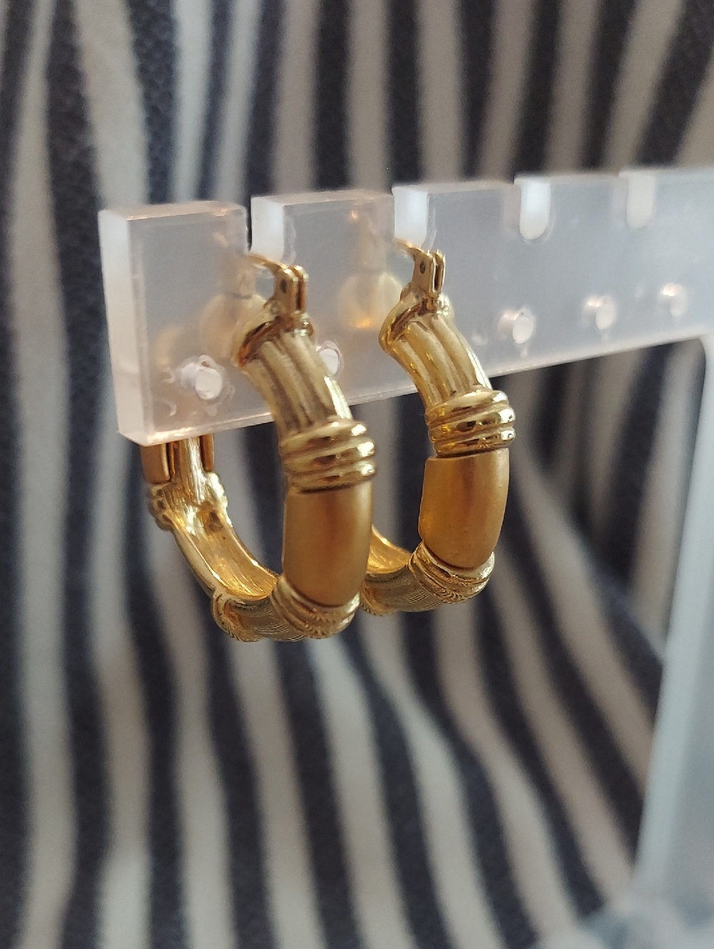 Vintage Gold Tone Bamboo Texture Style  Hoop Earrings Pierced  Y2K 1"